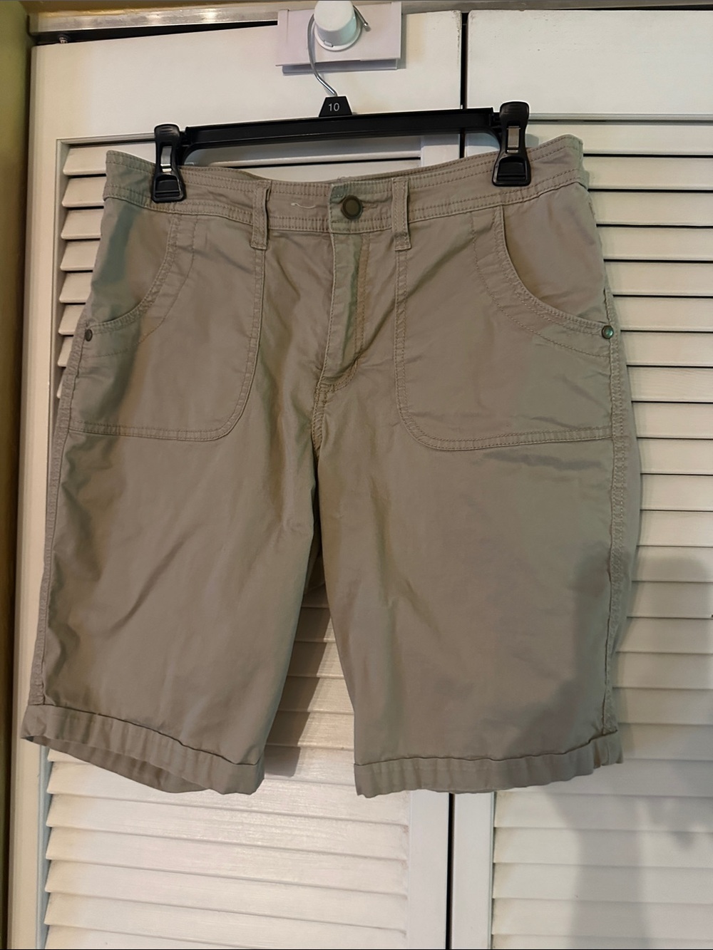 Croft & Barrow Women’s Casual Khaki Bermuda Shorts